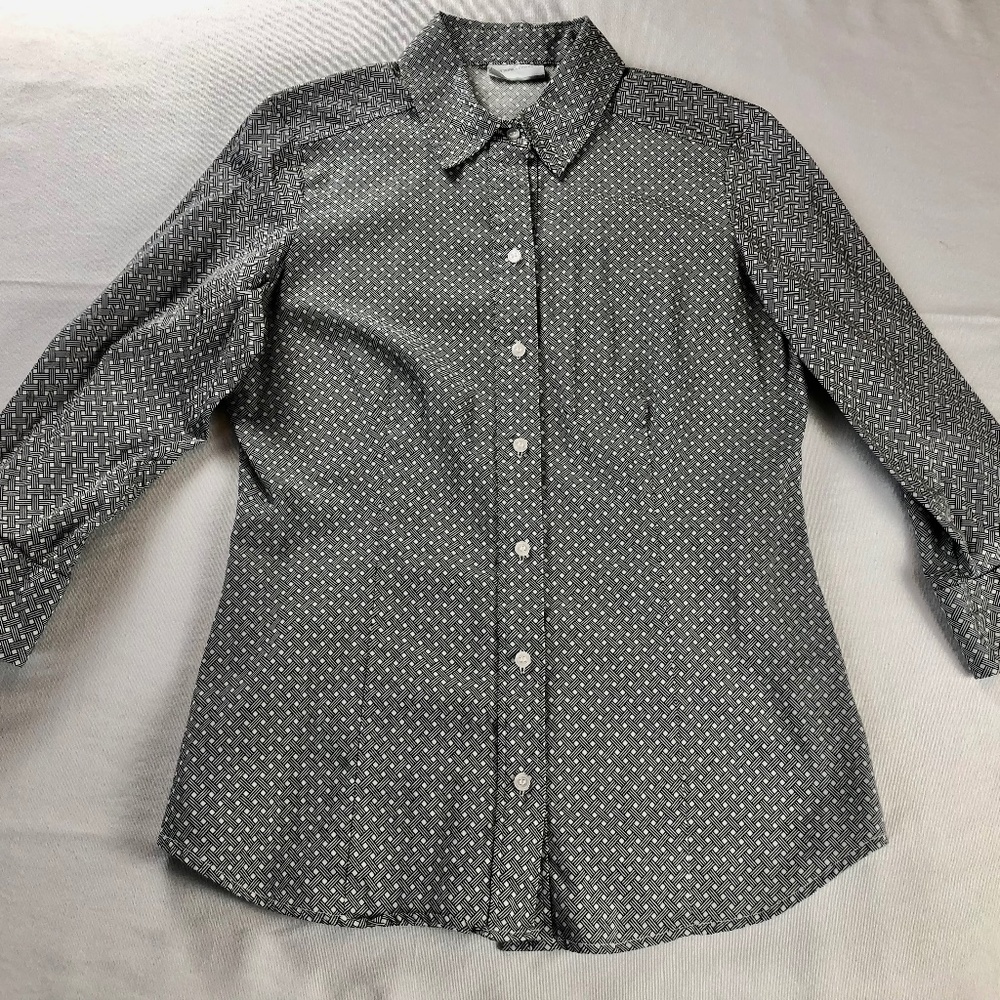 New York and Co. Women's 3/4 Sleeve Button Down Blouse - Gray Geo Weave Pattern
